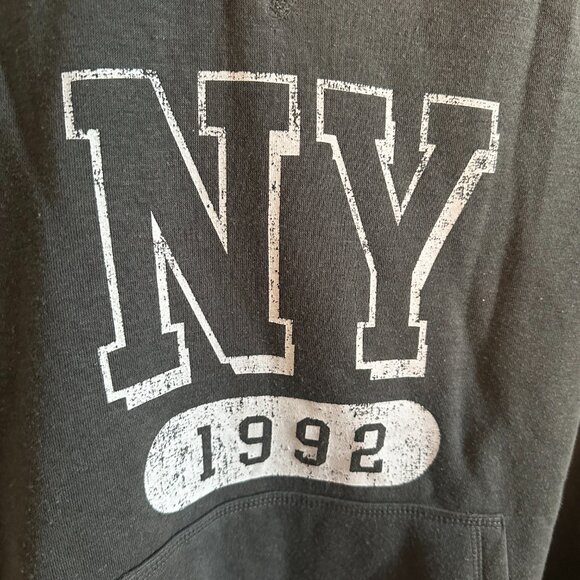 Super Soft NY 1992 Sleeveless Hoodie - Picture 2 of 9
